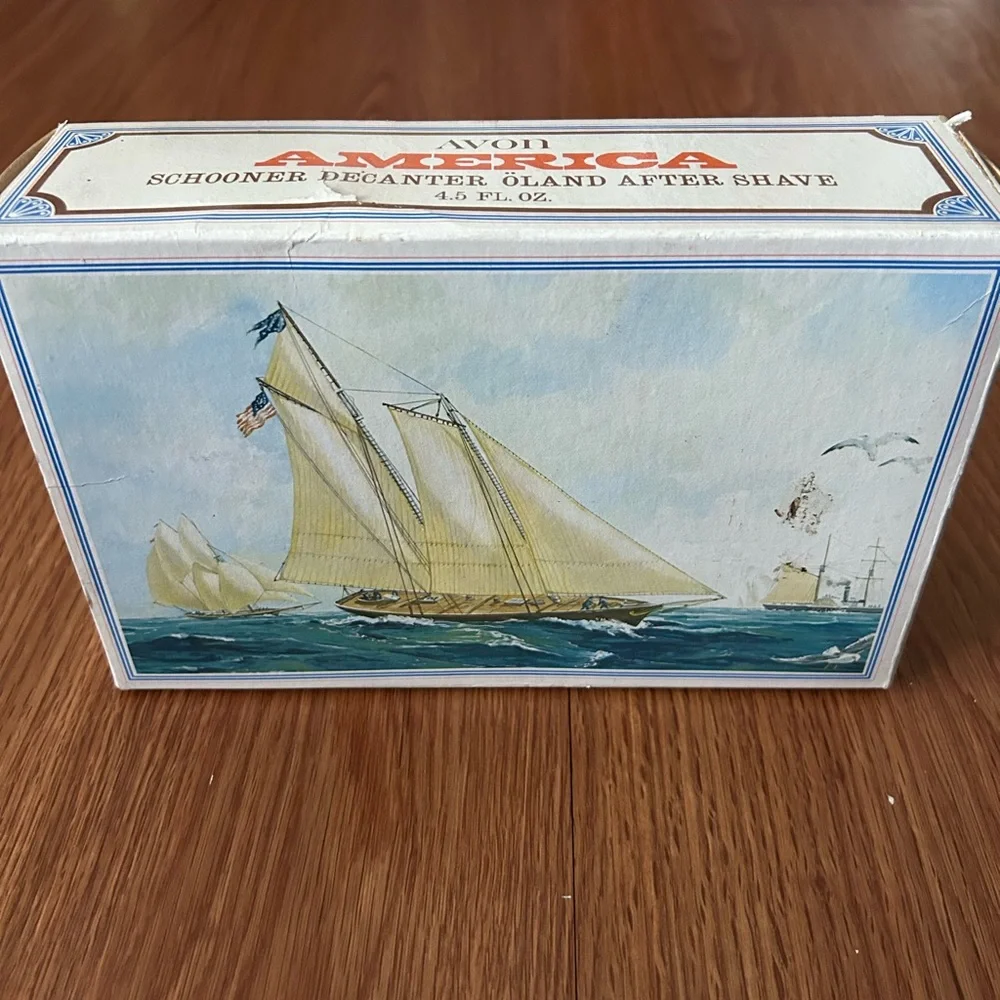 Avon America's Cup Commemorative Plaque with Blue Border